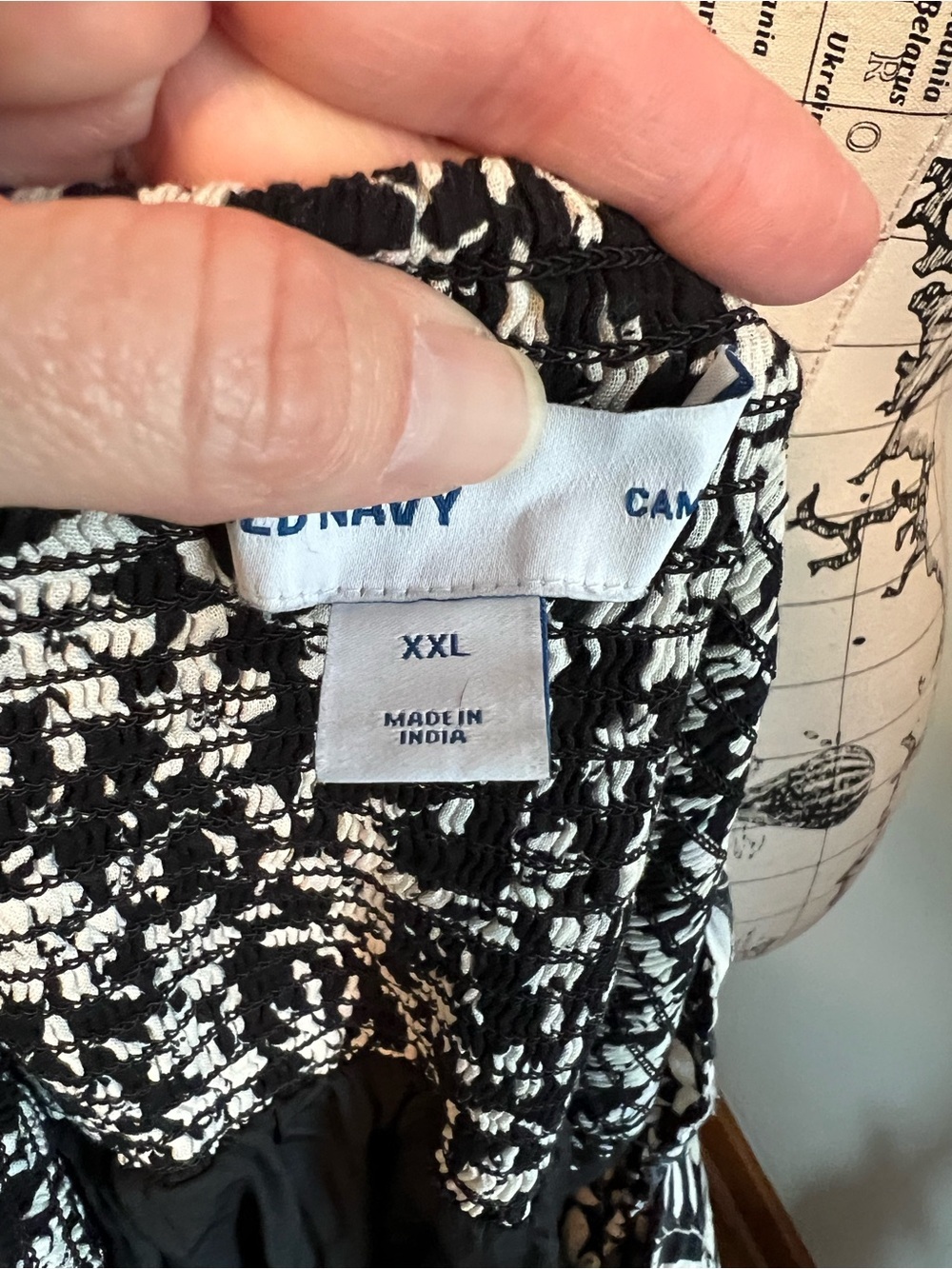 7 for $30 Old Navy Black and White Floral Ruffle-Neck Sleeveless Dress - Picture 8 of 10